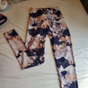 Onzie patterned pants